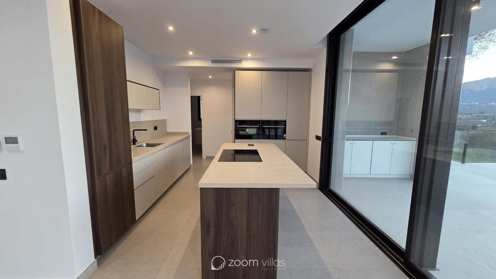 3 chambre Villa/Maison à vendre à Calpe / Calp avec piscine garage - 1 135 000 € (Ref: 8470180)