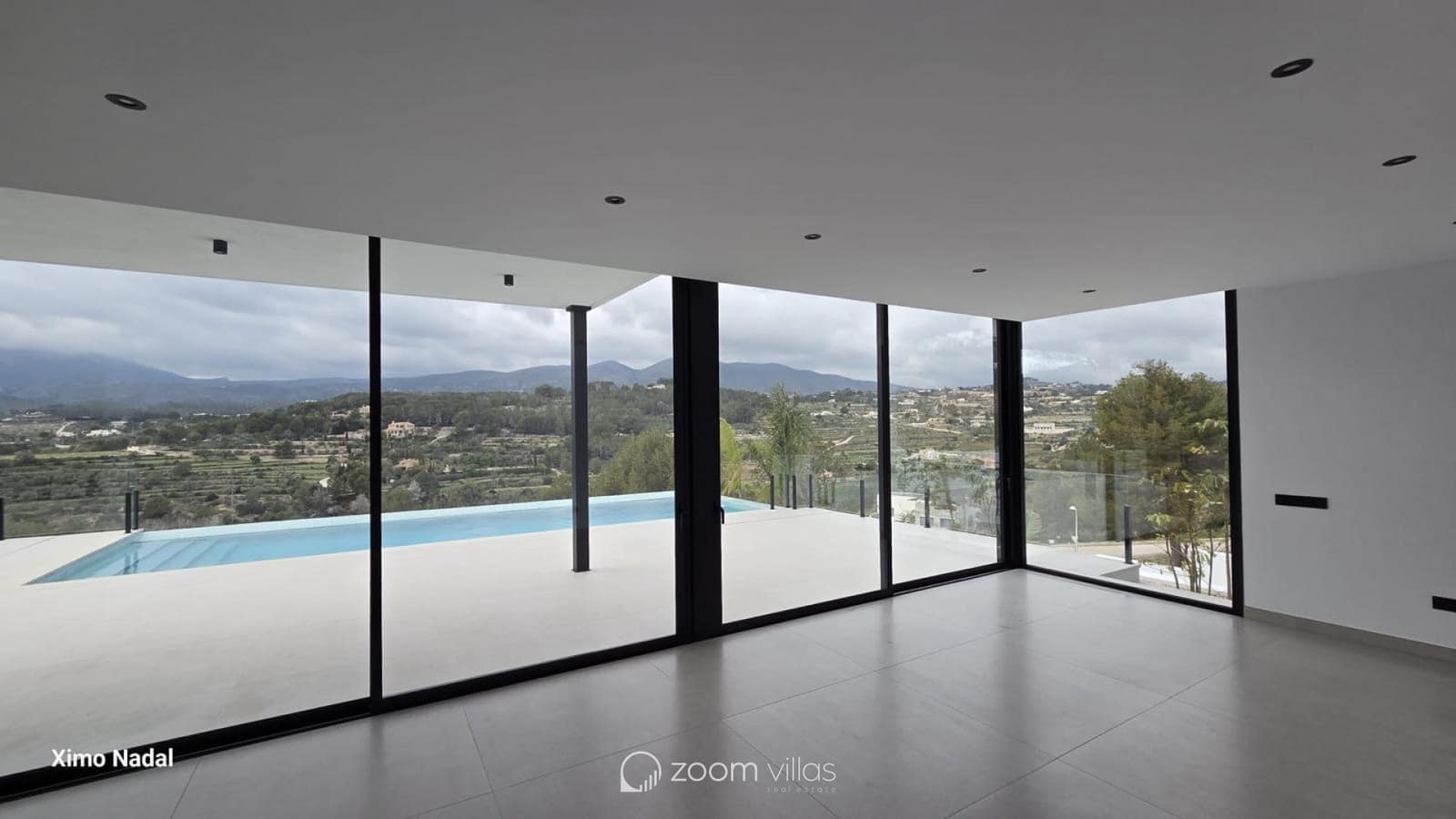 3 chambre Villa/Maison à vendre à Calpe / Calp avec piscine garage - 1 135 000 € (Ref: 8470180)