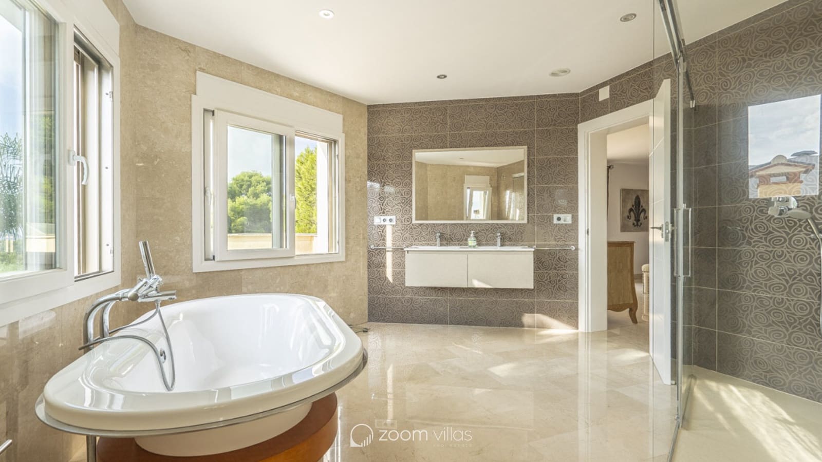 4 makuuhuone Huvila myytävänä paikassa Benissa mukana uima-altaan 
autotalli - 1 350 000 € (Ref: 8499039)