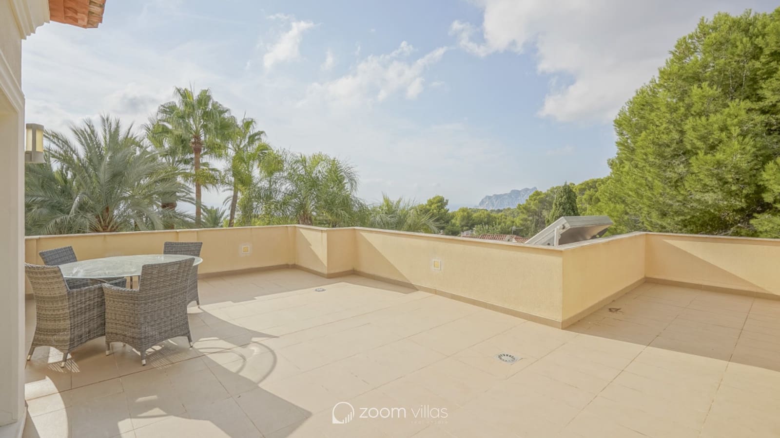 4 makuuhuone Huvila myytävänä paikassa Benissa mukana uima-altaan 
autotalli - 1 350 000 € (Ref: 8499039)