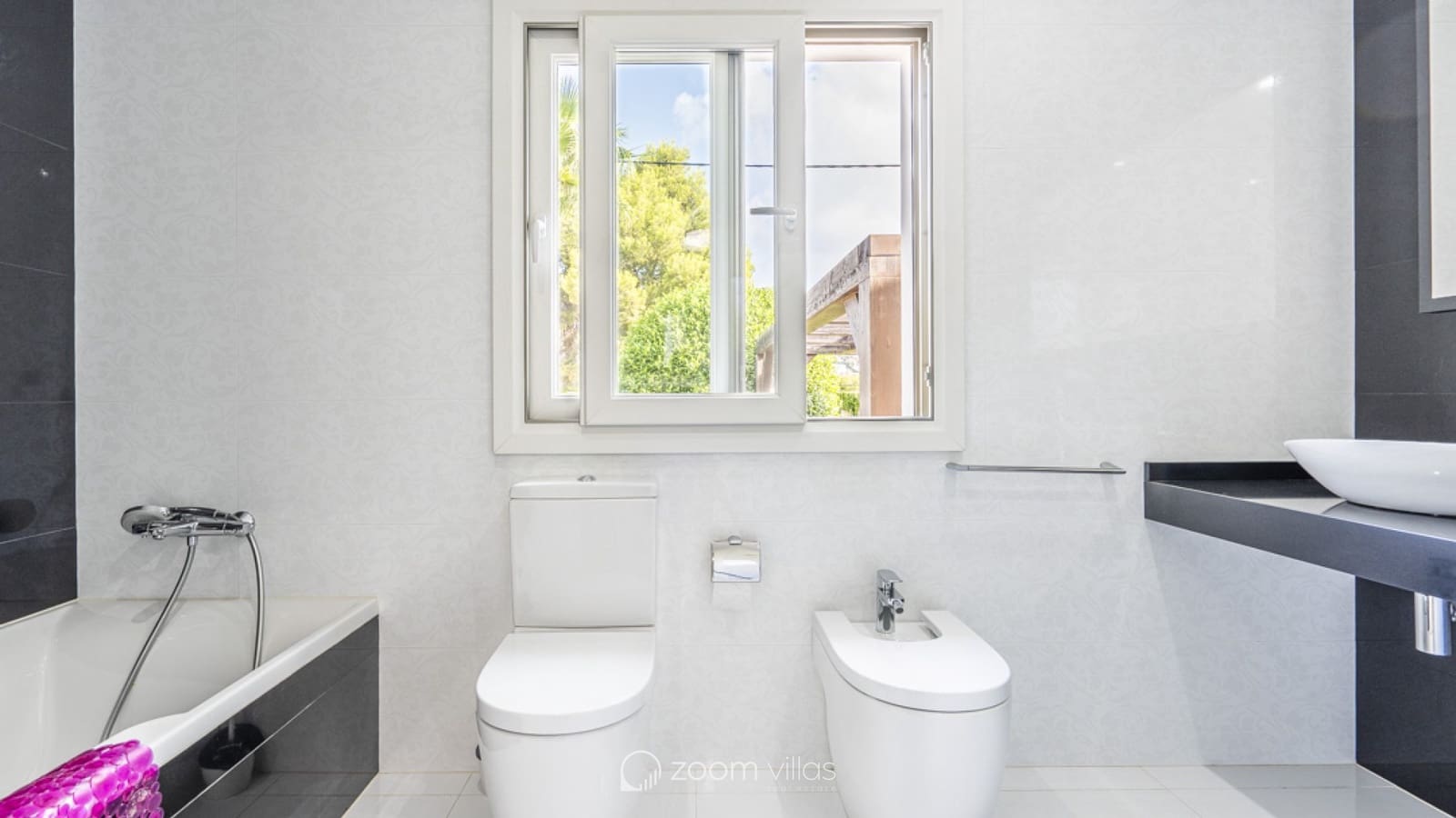 4 makuuhuone Huvila myytävänä paikassa Benissa mukana uima-altaan 
autotalli - 1 350 000 € (Ref: 8499039)