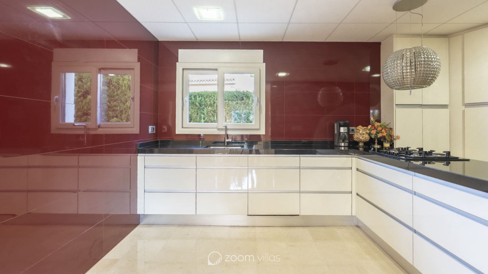 4 makuuhuone Huvila myytävänä paikassa Benissa mukana uima-altaan 
autotalli - 1 350 000 € (Ref: 8499039)