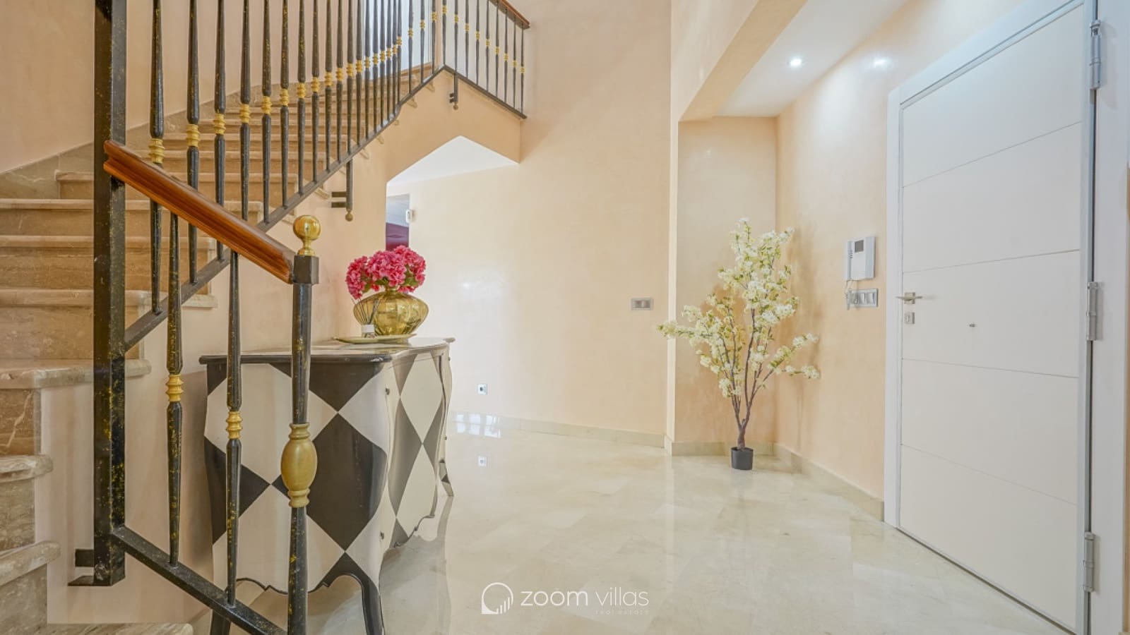 4 makuuhuone Huvila myytävänä paikassa Benissa mukana uima-altaan 
autotalli - 1 350 000 € (Ref: 8499039)