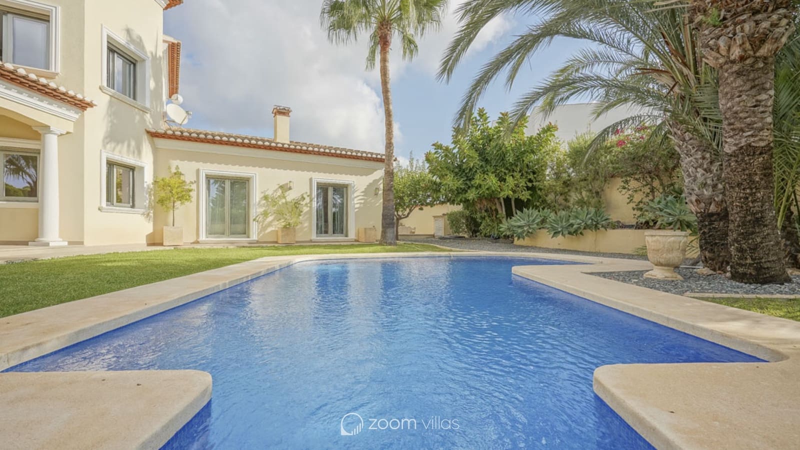 4 makuuhuone Huvila myytävänä paikassa Benissa mukana uima-altaan 
autotalli - 1 350 000 € (Ref: 8499039)