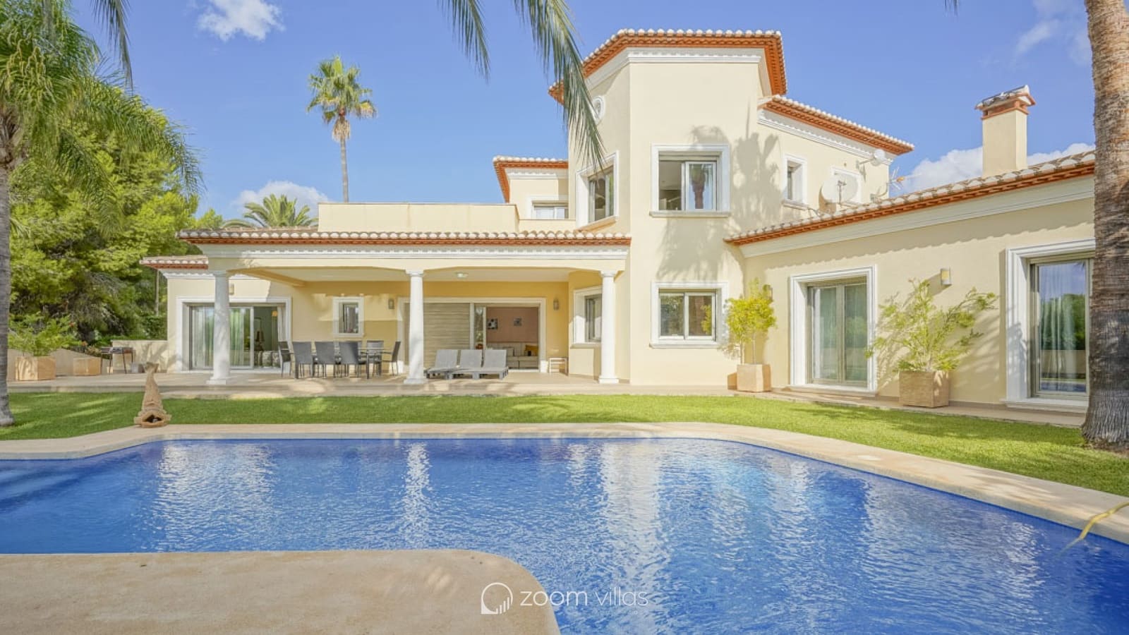 4 makuuhuone Huvila myytävänä paikassa Benissa mukana uima-altaan 
autotalli - 1 350 000 € (Ref: 8499039)