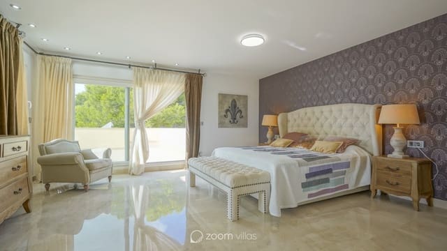 4 makuuhuone Huvila myytävänä paikassa Benissa mukana uima-altaan 
autotalli - 1 350 000 € (Ref: 8499039)