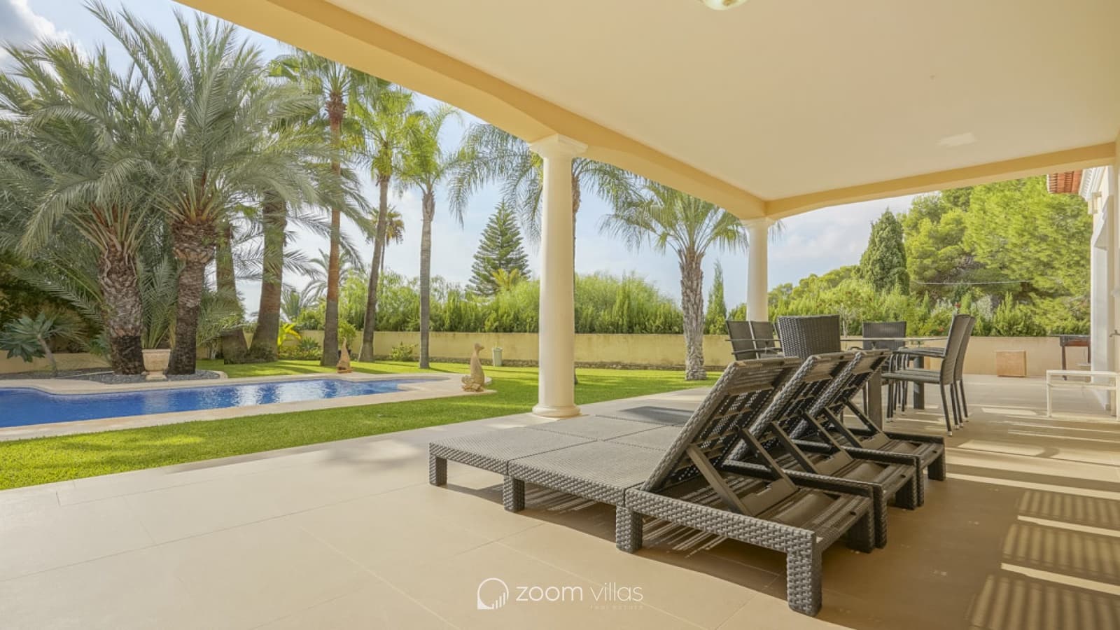 4 makuuhuone Huvila myytävänä paikassa Benissa mukana uima-altaan 
autotalli - 1 350 000 € (Ref: 8499039)