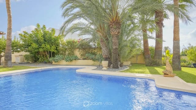 4 makuuhuone Huvila myytävänä paikassa Benissa mukana uima-altaan 
autotalli - 1 350 000 € (Ref: 8499039)