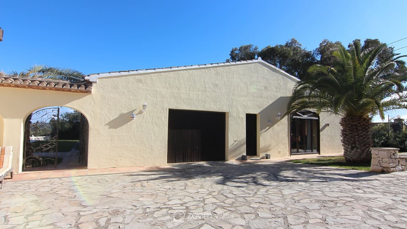 7 bedroom Villa for sale in Benissa with pool garage - € 995,000 (Ref: 8499041)