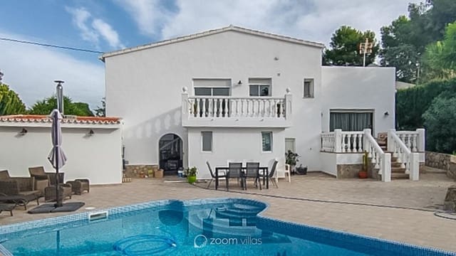 5 Zimmer Villa zu verkaufen in Cap Martí - El Tossalet - Pinomar, Javea / Xàbia mit Pool Garage - 950.000 € (Ref: 8510410)