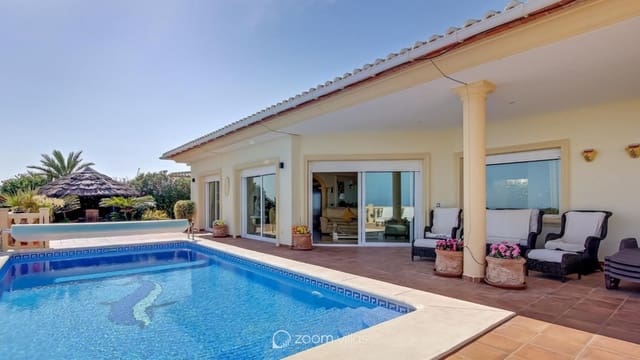Chalet de 4 habitaciones en Moraira, Teulada-Moraira en venta con piscina - 1.450.000 € (Ref: 8527434)
