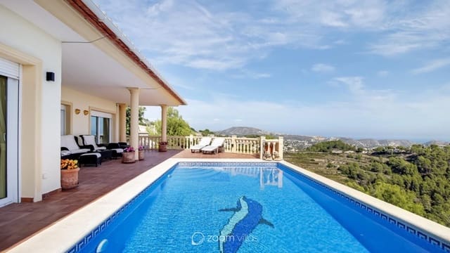 Chalet de 4 habitaciones en Moraira, Teulada-Moraira en venta con piscina - 1.450.000 € (Ref: 8527434)