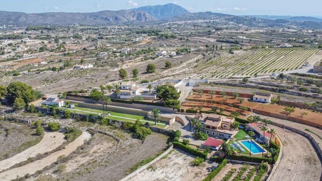 8 makuuhuone Huvila myytävänä paikassa Benissa mukana uima-altaan 
autotalli - 2 995 000 € (Ref: 8527845)