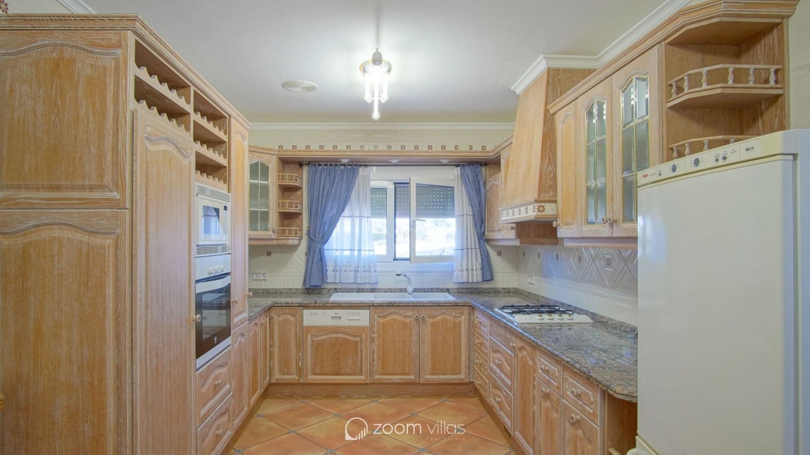 8 makuuhuone Huvila myytävänä paikassa Benissa mukana uima-altaan 
autotalli - 2 995 000 € (Ref: 8527845)