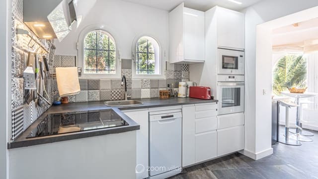 7 sypialnia Willa na sprzedaż w Canuta, Calpe / Calp z basenem garażem - 845 000 € (Ref: 8532928)