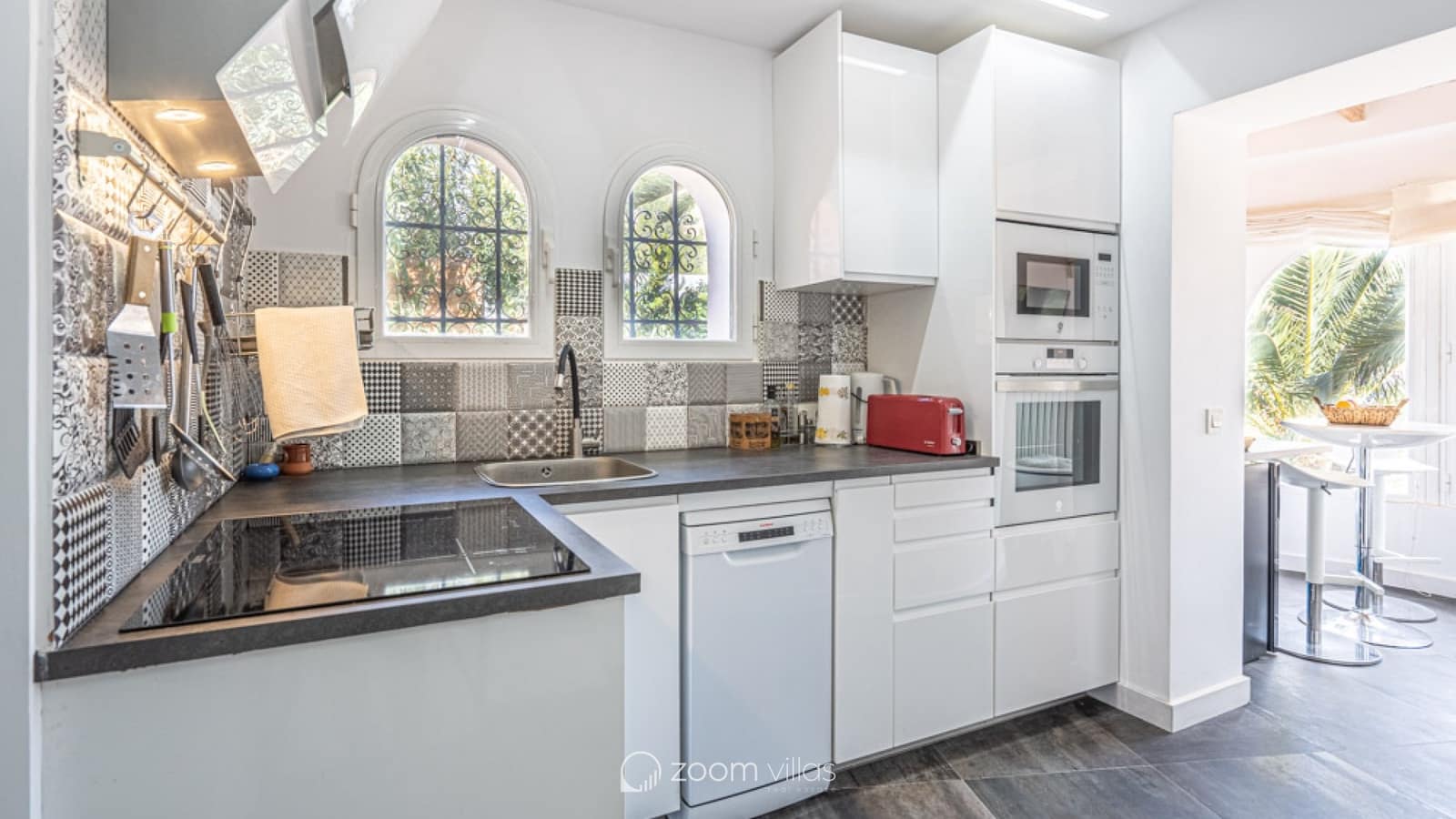 7 soverom Villa til salgs i Calpe / Calp med svømmebasseng garasje - € 845 000 (Ref: 8532928)