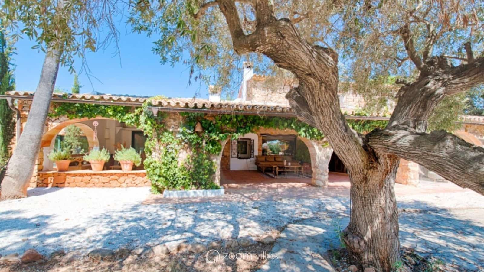 4 makuuhuone Maalaistalo myytävänä paikassa Benissa mukana uima-altaan - 1 295 000 € (Ref: 8537359)