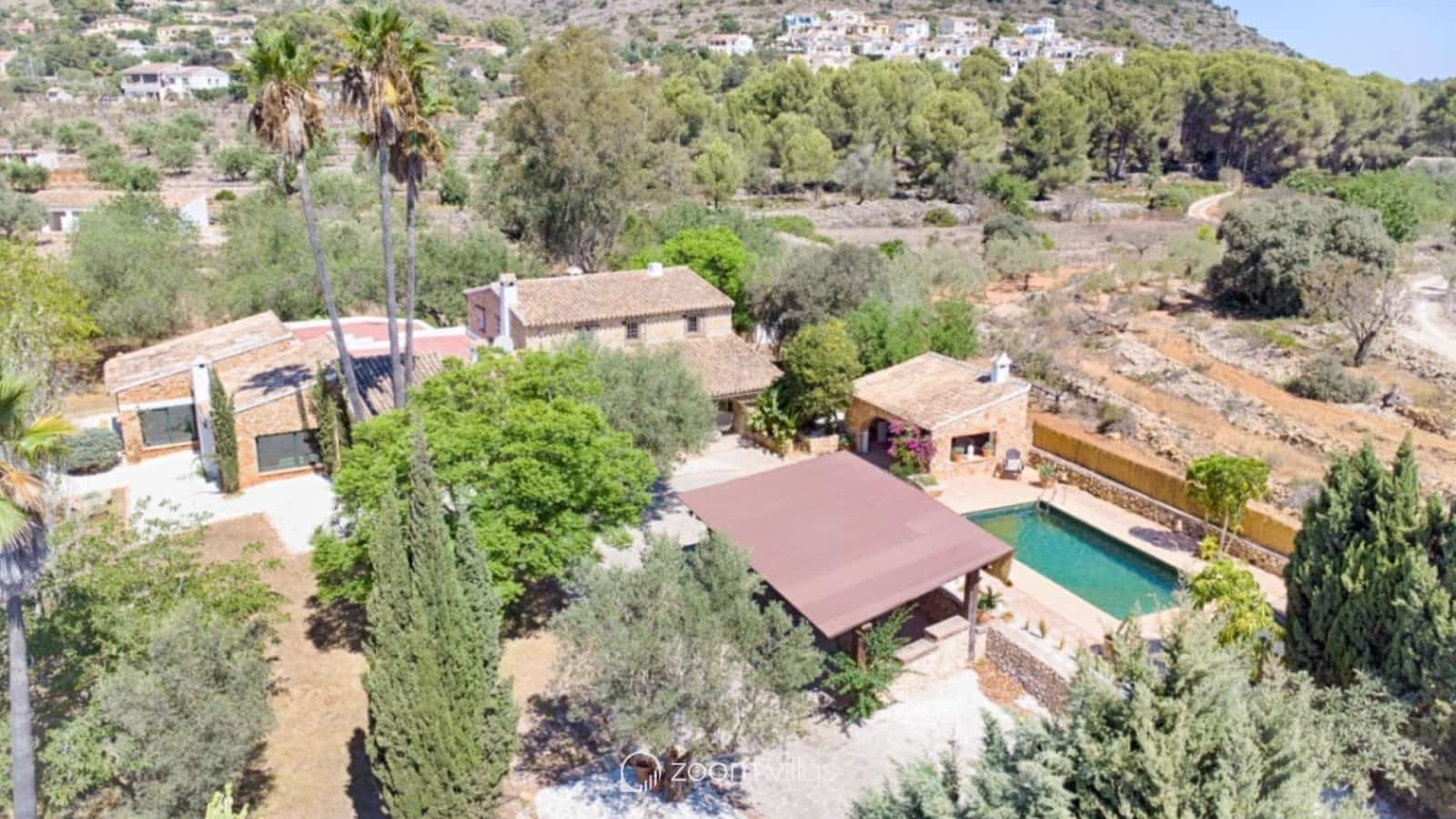 4 makuuhuone Maalaistalo myytävänä paikassa Benissa mukana uima-altaan - 1 295 000 € (Ref: 8537359)