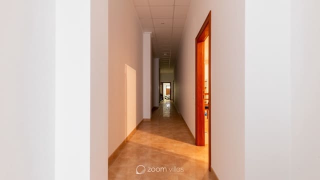 10 bedroom Townhouse for sale in Gata de Gorgos with garage - € 800,000 (Ref: 8607199)