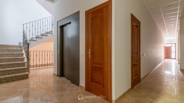 10 bedroom Townhouse for sale in Gata de Gorgos with garage - € 800,000 (Ref: 8607199)