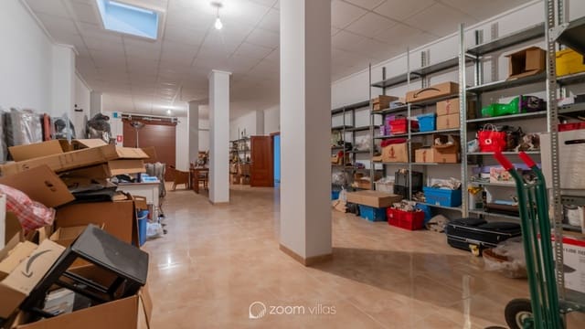 10 bedroom Townhouse for sale in Gata de Gorgos with garage - € 800,000 (Ref: 8607199)