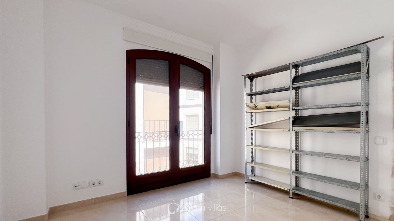 8 bedroom Townhouse for sale in Gata de Gorgos with garage - € 950,000 (Ref: 8607199)