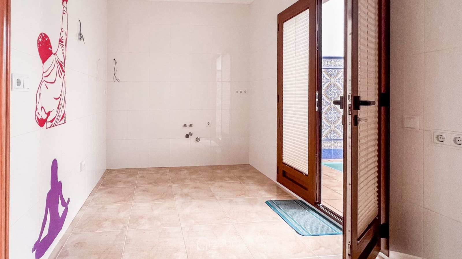 8 bedroom Townhouse for sale in Gata de Gorgos with garage - € 950,000 (Ref: 8607199)