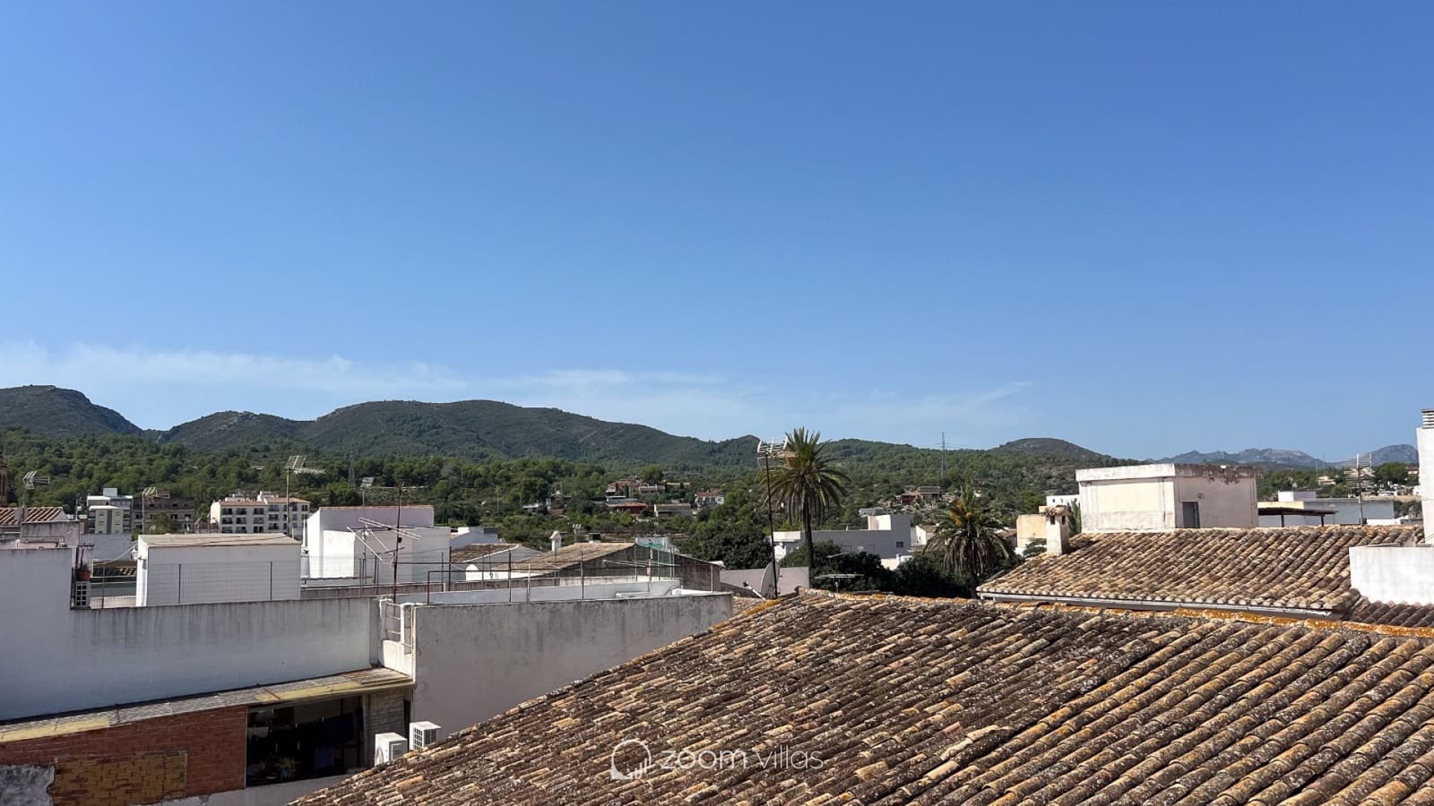 8 bedroom Townhouse for sale in Gata de Gorgos with garage - € 950,000 (Ref: 8607199)