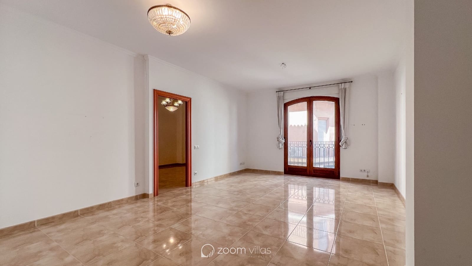 8 bedroom Townhouse for sale in Gata de Gorgos with garage - € 950,000 (Ref: 8607199)