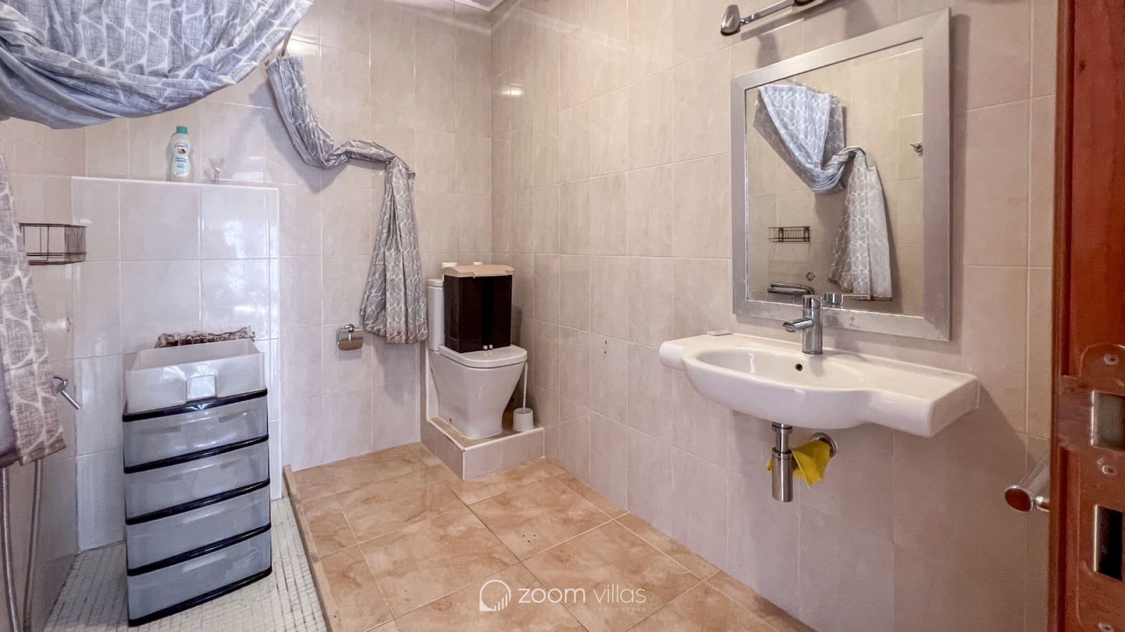 8 bedroom Townhouse for sale in Gata de Gorgos with garage - € 950,000 (Ref: 8607199)