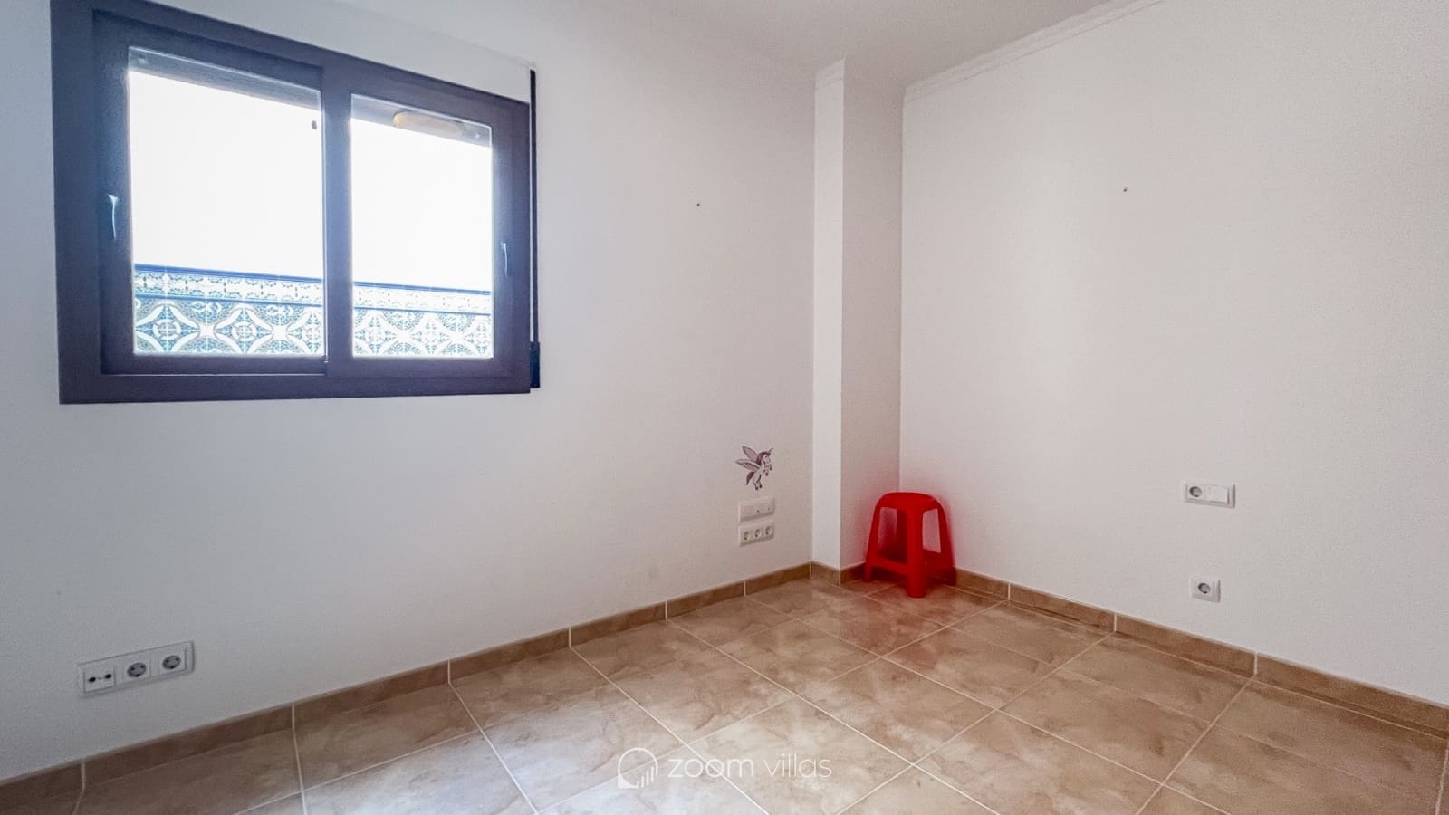 8 bedroom Townhouse for sale in Gata de Gorgos with garage - € 950,000 (Ref: 8607199)