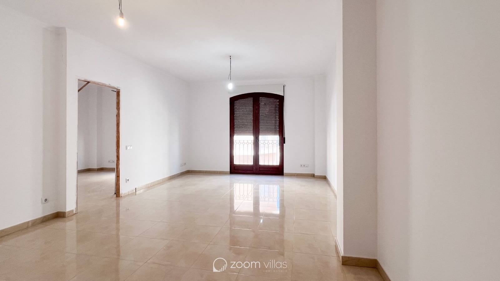 8 bedroom Townhouse for sale in Gata de Gorgos with garage - € 950,000 (Ref: 8607199)