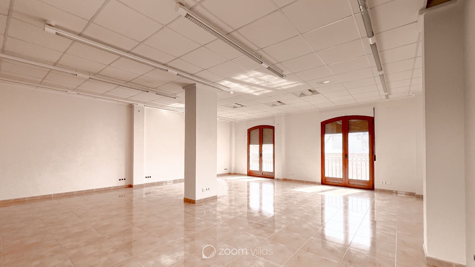 8 bedroom Townhouse for sale in Gata de Gorgos with garage - € 950,000 (Ref: 8607199)