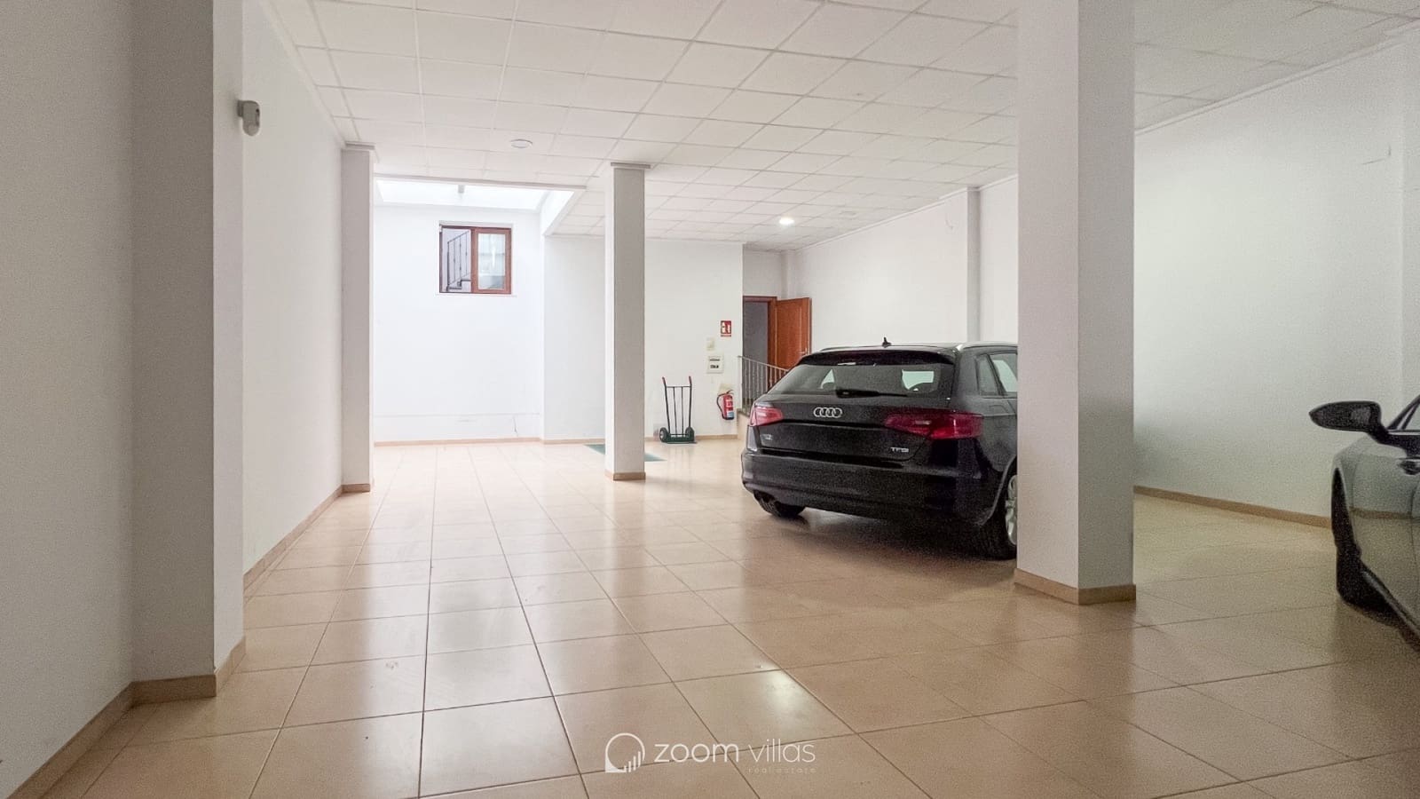 8 bedroom Townhouse for sale in Gata de Gorgos with garage - € 950,000 (Ref: 8607199)