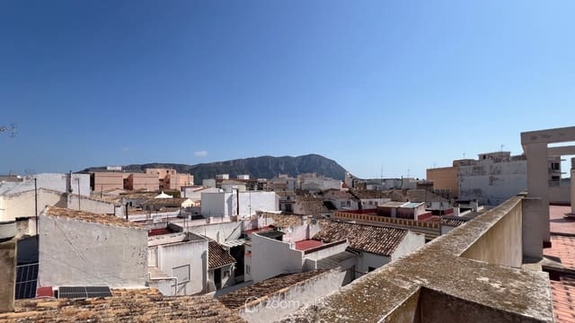 8 bedroom Townhouse for sale in Gata de Gorgos with garage - € 950,000 (Ref: 8607199)