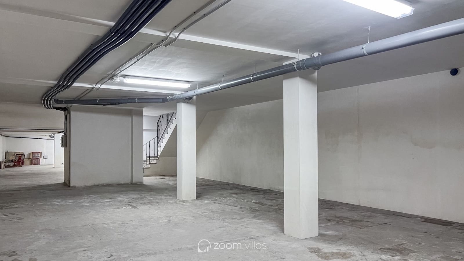 8 bedroom Townhouse for sale in Gata de Gorgos with garage - € 950,000 (Ref: 8607199)