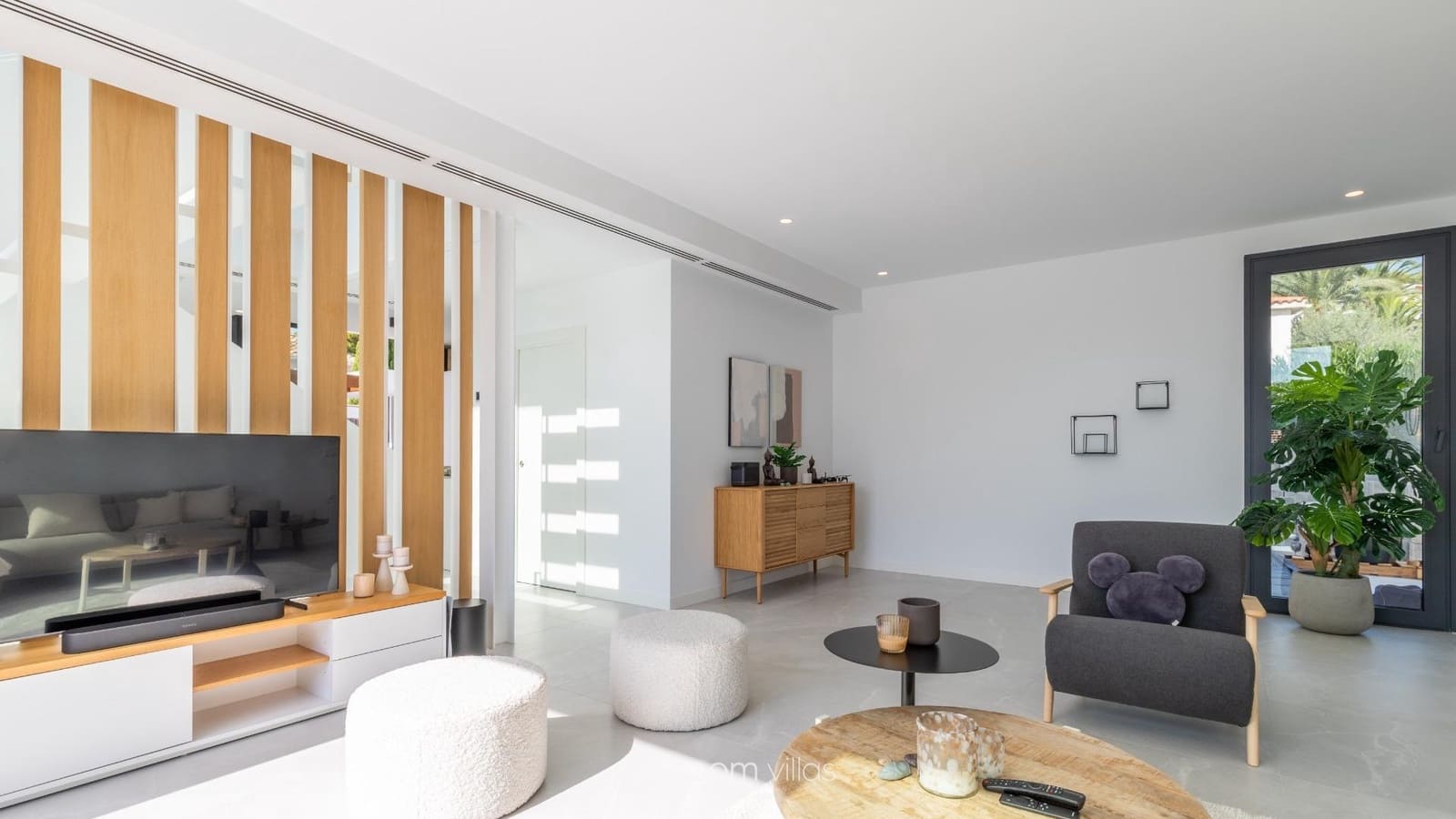 4 bedroom Villa for sale in Benissa with pool - € 1,250,000 (Ref: 8813525)