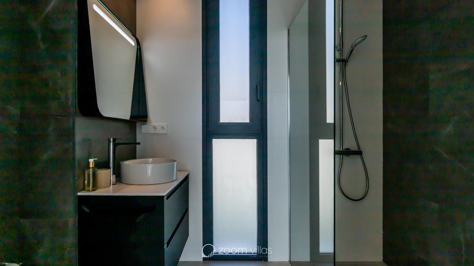 4 bedroom Villa for sale in Benissa with pool - € 1,250,000 (Ref: 8813525)