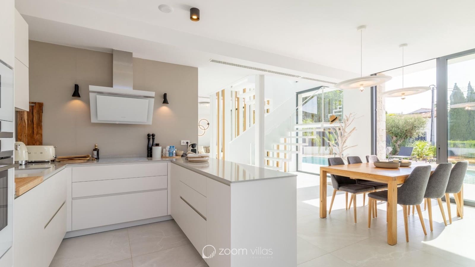 4 bedroom Villa for sale in Benissa with pool - € 1,250,000 (Ref: 8813525)