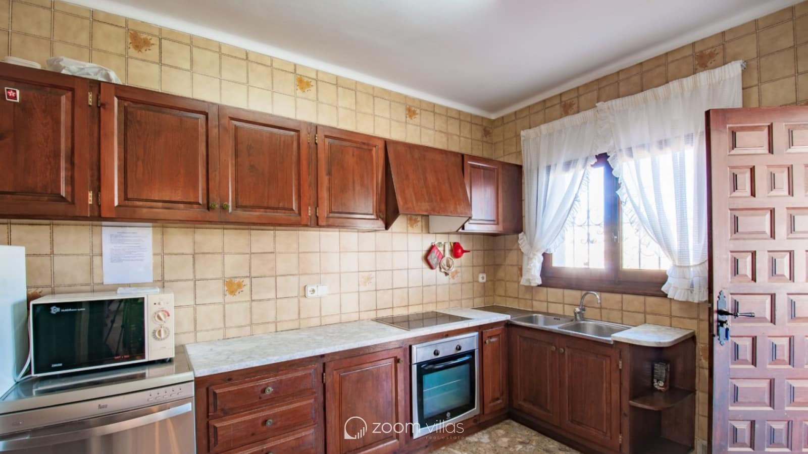 6 Zimmer Villa zu verkaufen in Benissa mit Pool - 990.000 € (Ref: 8837397)