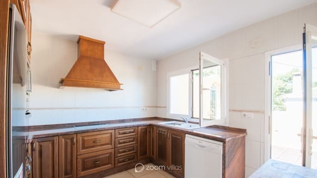 Chalet de 4 habitaciones en Javea / Xàbia en venta con piscina - 875.000 € (Ref: 8868002)