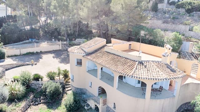 Chalet de 4 habitaciones en Javea / Xàbia en venta con piscina - 875.000 € (Ref: 8868002)