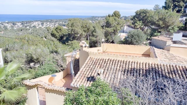 Chalet de 4 habitaciones en Javea / Xàbia en venta con piscina - 875.000 € (Ref: 8868002)