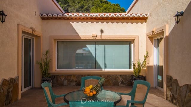 4 chambre Villa/Maison à vendre à Calpe / Calp avec piscine - 670 000 € (Ref: 8891322)