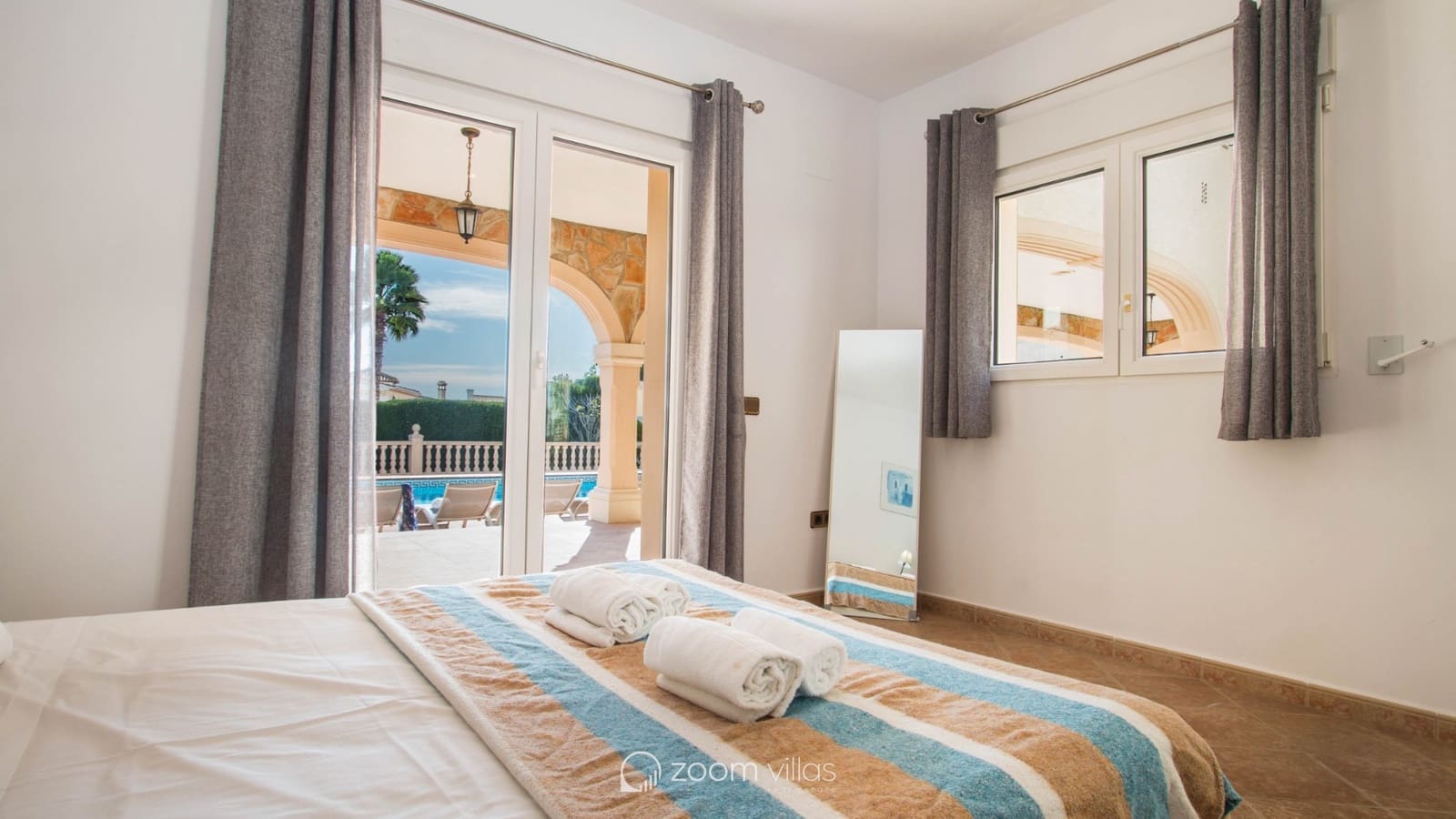 4 bedroom Villa for sale in Calpe / Calp with pool - € 670,000 (Ref: 8891322)