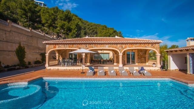 4 chambre Villa/Maison à vendre à Calpe / Calp avec piscine - 670 000 € (Ref: 8891322)