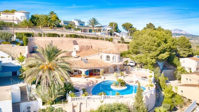 3 soveværelse Villa til salg i Moraira, Teulada-Moraira med swimmingpool - € 1.550.000 (Ref: 8893451)