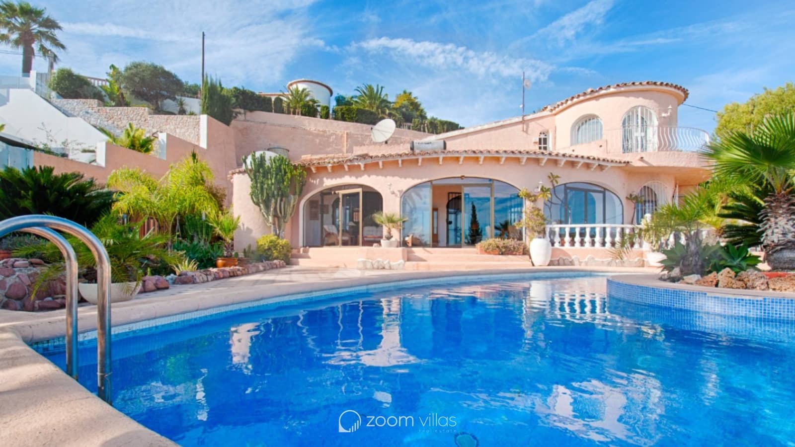 3 soveværelse Villa til salg i Moraira med swimmingpool - € 1.550.000 (Ref: 8893451)