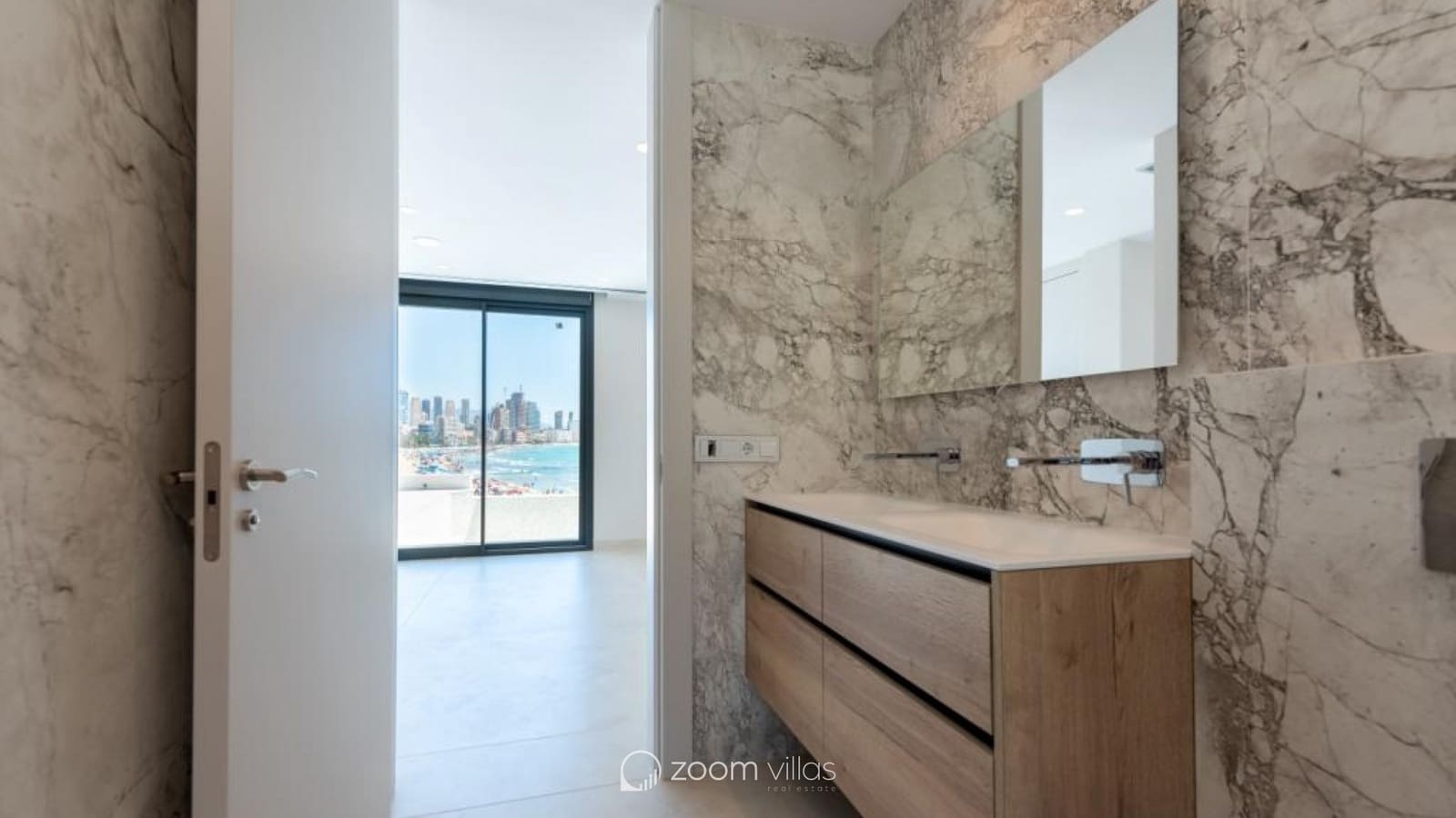 3 soveværelse Lejlighed til salg i Benidorm med swimmingpool - € 1.650.000 (Ref: 9025056)