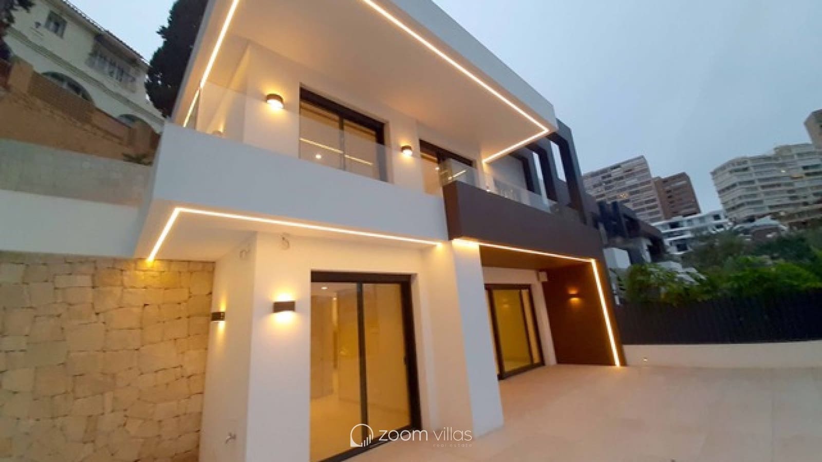 3 soveværelse Lejlighed til salg i Benidorm med swimmingpool - € 1.650.000 (Ref: 9025056)